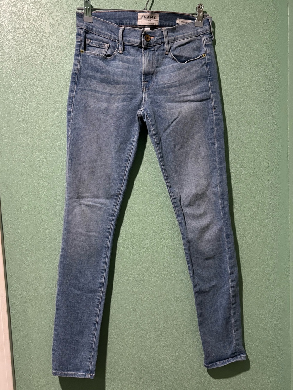 Frame Denim Light Wash Skinny Jeans in Blue